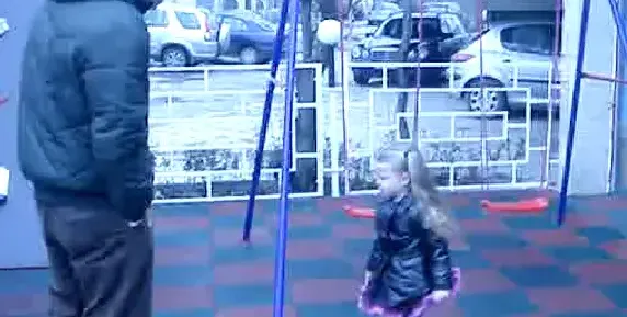Кукла! Виж момиченцето на Ицо Хазарта (ВИДЕО)