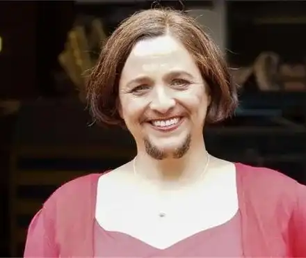 Най-брадатата жена в света си търси гадже! (Снимки)