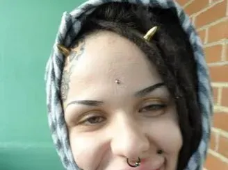 Нашите певици пасти да ядат! Вижте момичето с най-голямата силиконова уста (СНИМКИ)