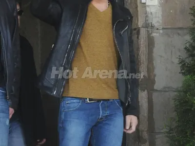 Ето как Бон Джоуви пристигна в София (СНИМКИ)