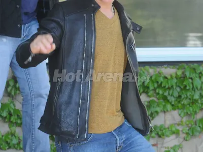 Ето как Бон Джоуви пристигна в София (СНИМКИ)