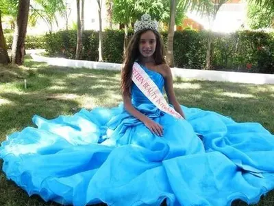 Тази 12-годишна българка е НАЙ-КРАСИВАТА В СВЕТА (Снимки)