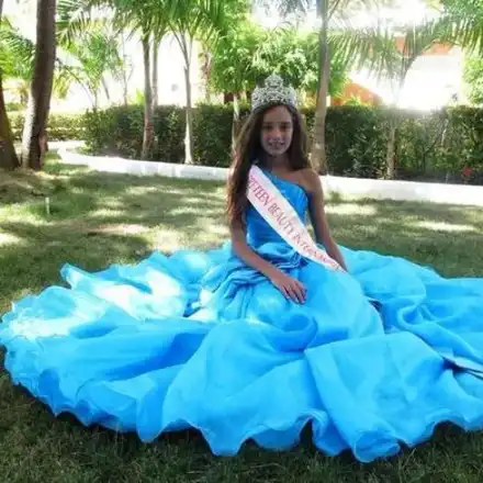 Тази 12-годишна българка е НАЙ-КРАСИВАТА В СВЕТА (Снимки)