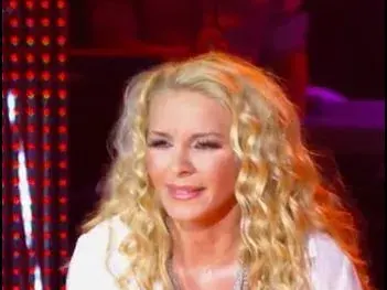 Вижте новата визия на ДесиСлава (СНИМКИ+ВИДЕО)