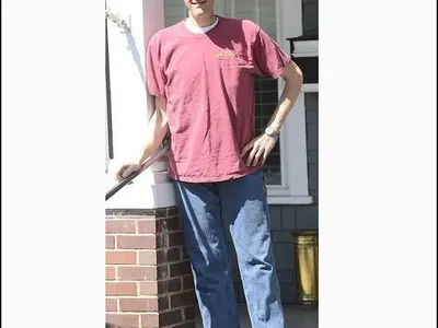 Мъж свали 136 килограма, страх го е от храната