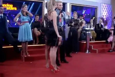 ЗАД КУЛИСИТЕ! Зрителско клипче показа злобата в Dancing stars! (ВИДЕО)