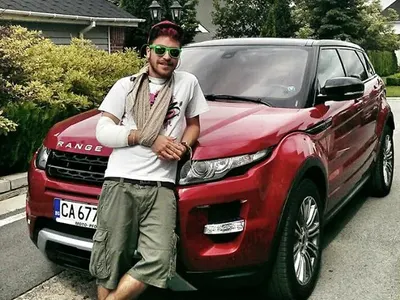 Престолонаследникът на клана Халваджиян се фука с баровско возило! (СНИМКА)