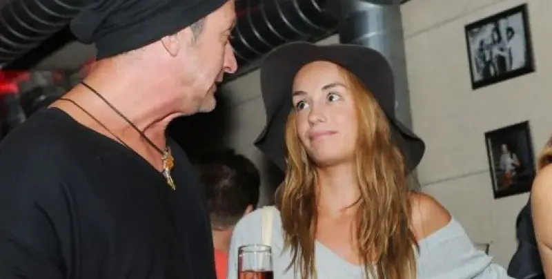 Многострадалната Радина(Харесва избухливите и мрази мъжете-червеи)