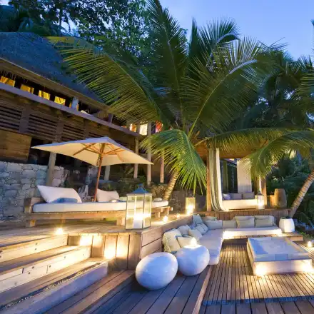 Николета топна тяло в джакузито на Кейт Мидълтън (Снимки на лукс за 35 бона)