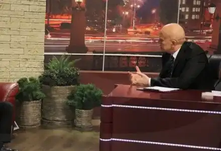 Слави, защо се мазниш на Орешарски? (Дългия вече стана смирен, не казва гък)