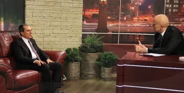 Слави, защо се мазниш на Орешарски? (Дългия вече стана смирен, не казва гък)