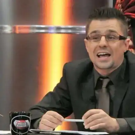 Екшън в столична кръчма! Андрей кютюк пиян, гонят го с охрана