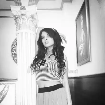 54-тата по красота на Острова се разголи за своите бг почитатели!