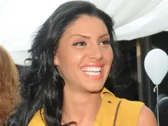 Златка се изпружи на плажа (СНИМКИ ПО БАНСКИ)