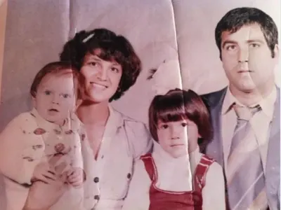 Няма да я познаете! Вижте Емилия като дете (Ретро снимки)