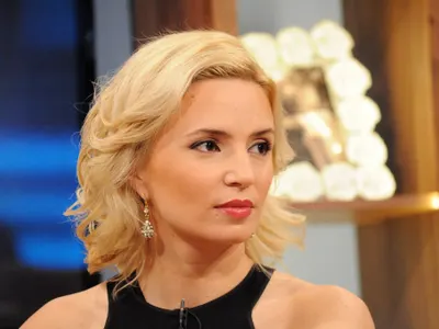 Ирина заприлича на чалгаджийка! Виж как имитира Емилия (СНИМКИ)