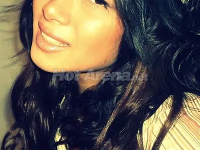 Виж как любимката на Виктория Бекъм кълчи кълки