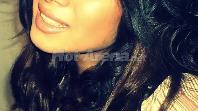 Виж как любимката на Виктория Бекъм кълчи кълки