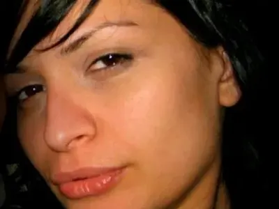 ДИСЕКЦИЯ на звездите! Топ гримьор разкрива тайни и комплекси на певиците