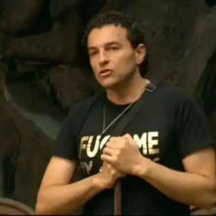 Деян Икебаната става ТВ водещ (Ще се съблича в ефир)