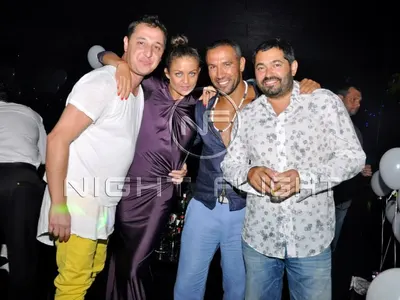 ЕКСКЛУЗИВНО! Вижте първата целувка на Петко и Яна! (СНИМКИ)