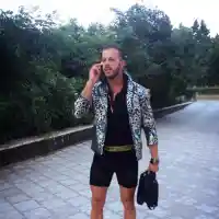 Културистът Десо отказал на Донатела Версаче