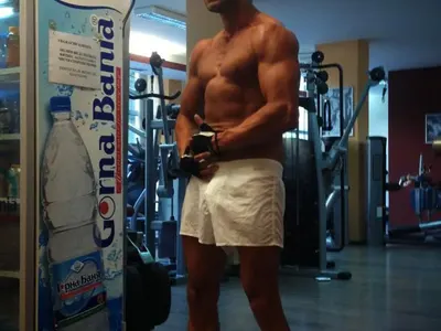 Културистът Десо замесен с хора от италианския ъндърграунд