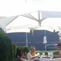 Николета, Пацо и пиарката й мътят стратегии на по кафенце (Папарашка снимка)