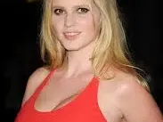 Вижте хубавиците с най-яките бомби (СНИМКИ)