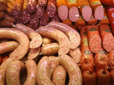 Истината за храната, която ядем! Кожи, сухожилия и химия в чинията докарват рак