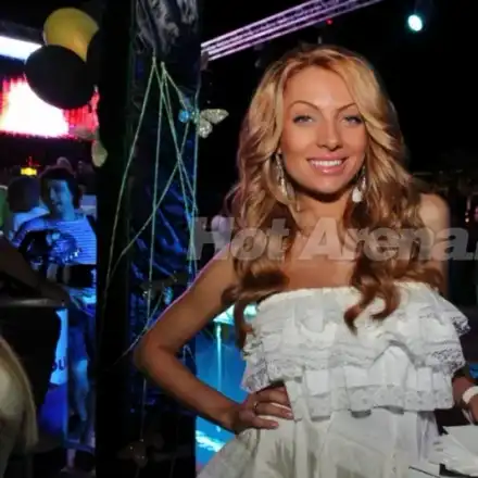 „ВИП Брадър” вади Русата Златка от нафталина