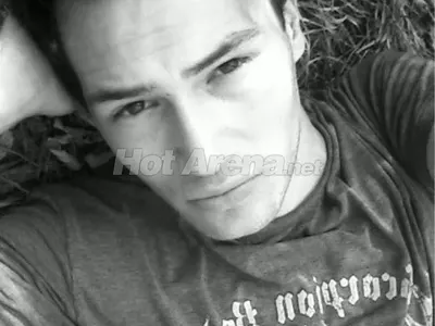 ГЕЙ ли е Валери Божинов?! ( Съвместно разследване на HotArena и Уикенд! ЦЯЛАТА ИСТИНА+СНИМКИ)