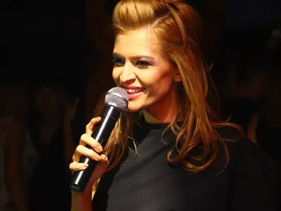 ТЪЖНО! Преслава оплешивя след коварните диети! Фен пусна кърваво писмо на певицата! (СНИМКИ)