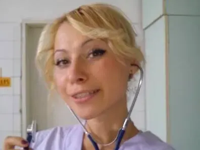 Медицинска сестра стана поп певица! Името й е Анастасия!