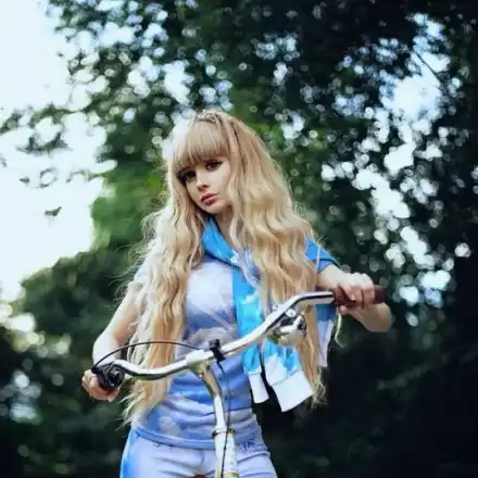 ХОРЪР! Поредната Жива Барби е като от филм на ужасите! (СНИМКИ)