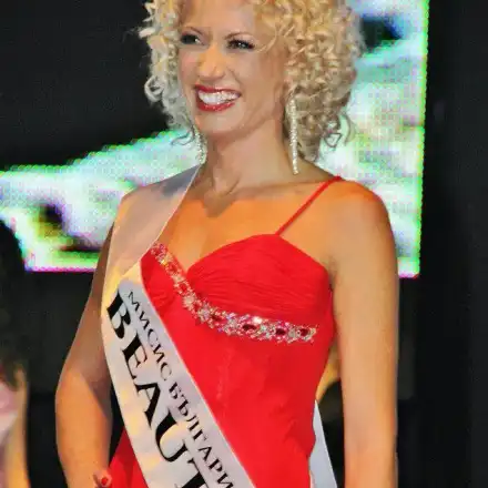 Петя Филипова най-образованата ни Мисис България