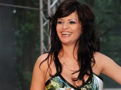 Преслава гасне! (Вече тежи критичните 42 килограма, има припадъци!)