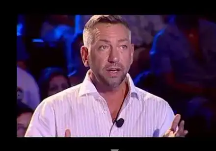 Заки се влюби в тракториста — певец