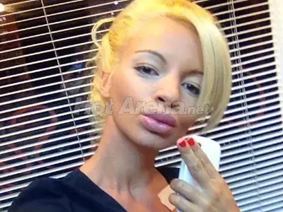 Мацката с най-големите джуки в България разцъфна след раздялата с Орлин (СНИМКИ)