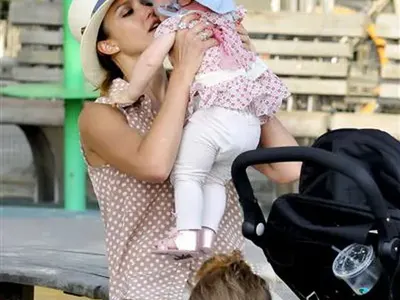 Вижте най-грижовните родители на Холивуд (СНИМКИ)