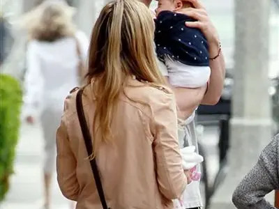 Вижте най-грижовните родители на Холивуд (СНИМКИ)