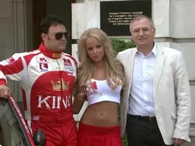 Скандалният инцидент с Царски изяснява плейбой сензацията Ивелина Прунова