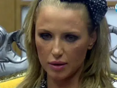 Йоана неадекватна в ефир