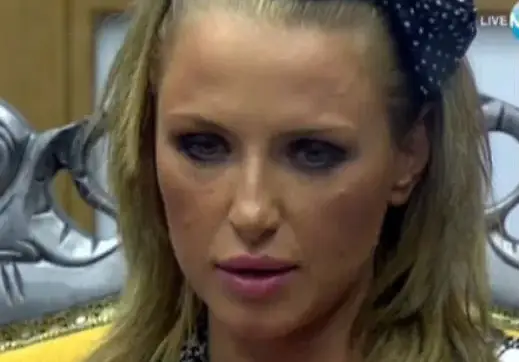 Йоана неадекватна в ефир