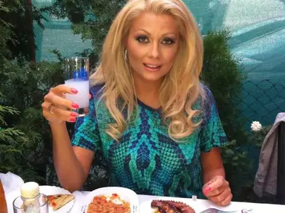 Венета Райкова: Можеше да израстна в дом за сираци! Бях на ръба на мизерията!