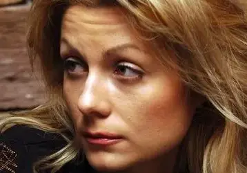 Венета Райкова: Можеше да израстна в дом за сираци! Бях на ръба на мизерията!