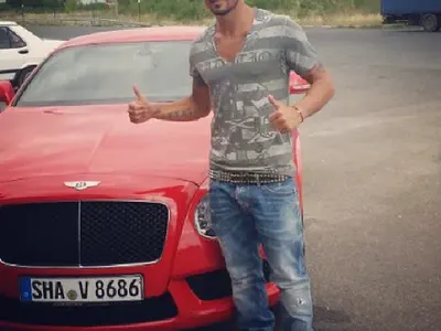 ЕКСКЛУЗИВНО! Конфискуваха 2 коли на Валери Божинов! Футболистът ИЗНЕМОГВА (Подробности)