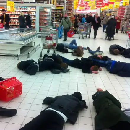 Не купувайте тези храни в родните хипермаркети! (ВИЖТЕ КОИ СА НАЙ-ВРЕДНИТЕ)