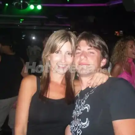 Коя е жената на Пламен от ВИП Брадър? Вижте красавицата заедно със сина им (МНОГО СНИМКИ)