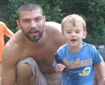 СЪСИПВАТ Тервел Пулев! Вкарват в Къщата и сина му заедно с Диана! (Малкият му е одрал кожата – СНИМКИ)